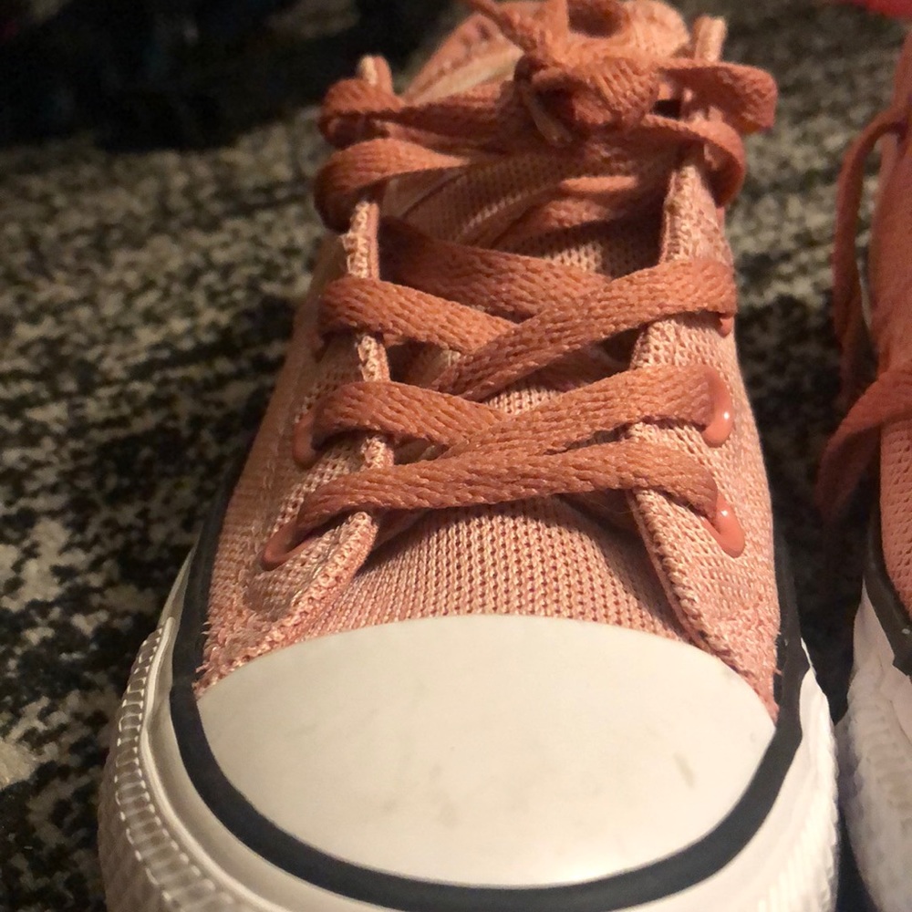 Pink Converse - Picture 3 of 6